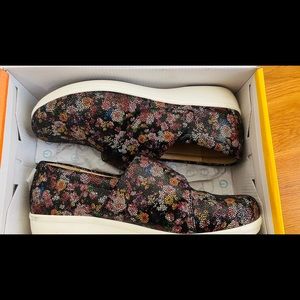 Super comfy Alegria Nursing shoes